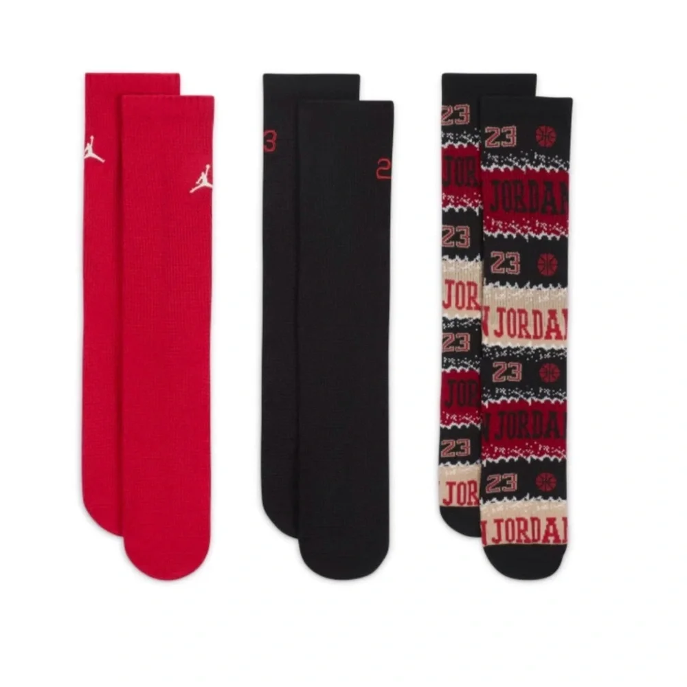 New Nike Air Jordan Boys 3-pack size XS Yth 10C-3Y Holiday Crew Socks Red Black